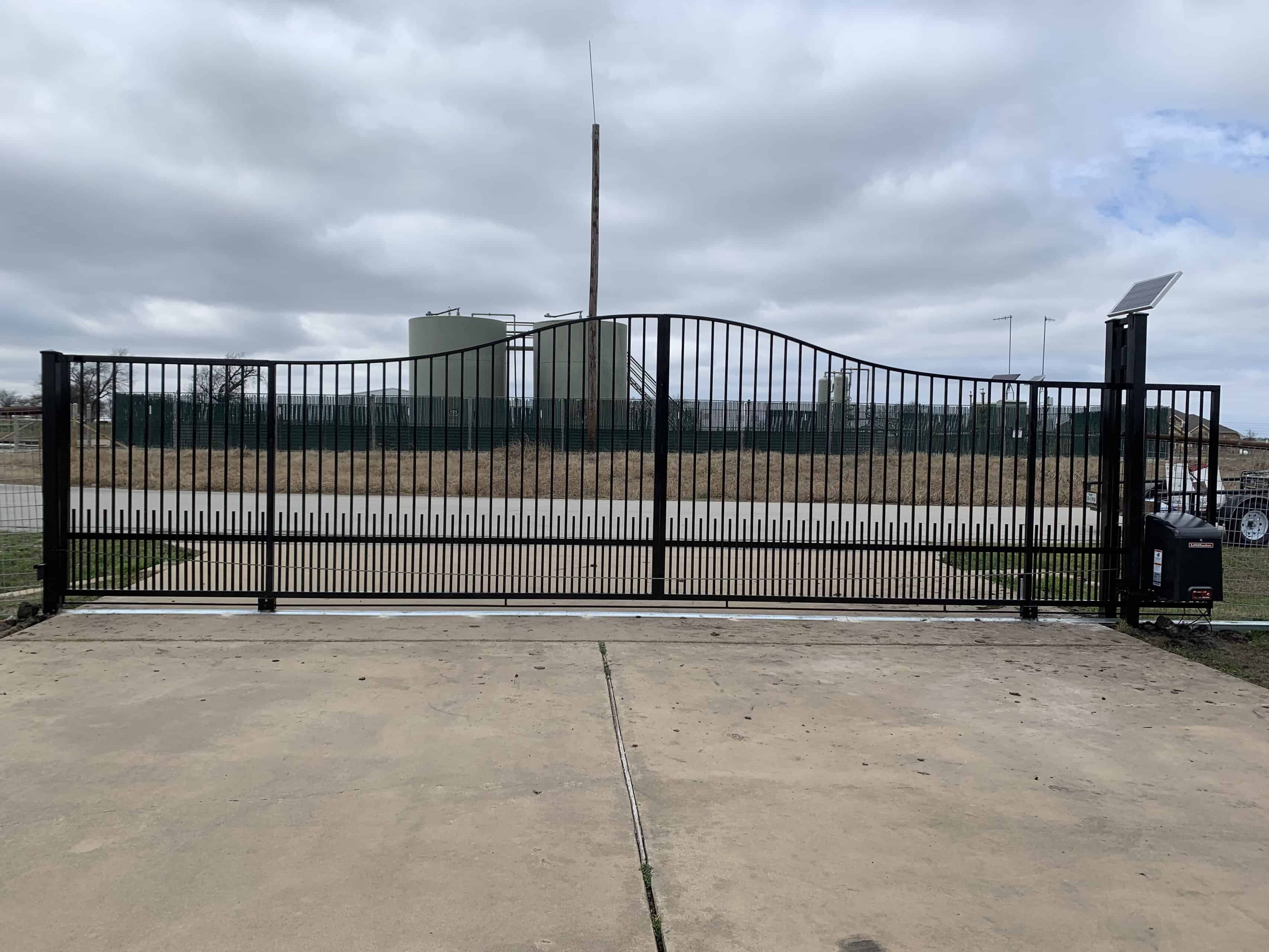 6ft Cedar side by side fence with steel brackets